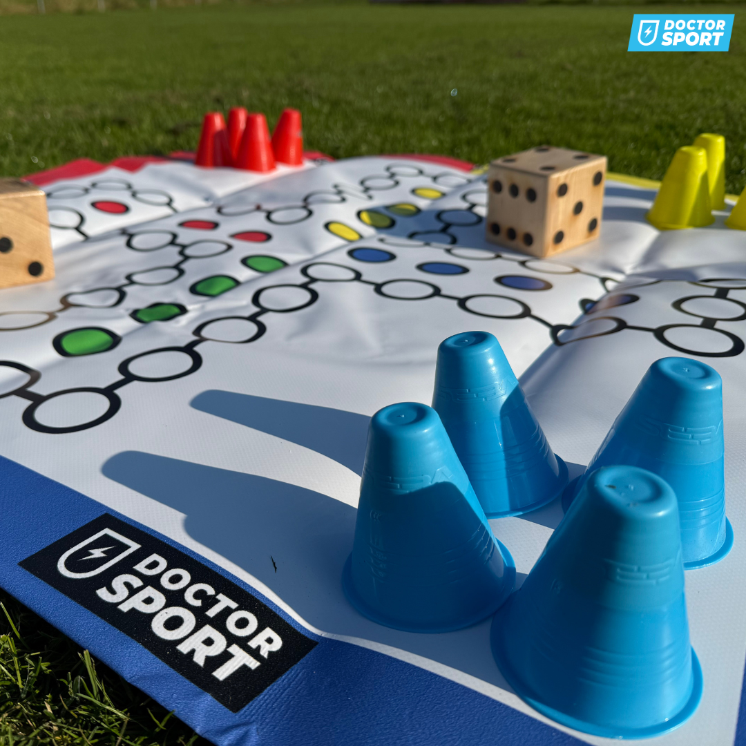 Mens-Ludo-Je-Niet XXL 4 spelers- speelveld van 100x100 cm tot 500x500 cm - met dobbelstenen en pionnen!