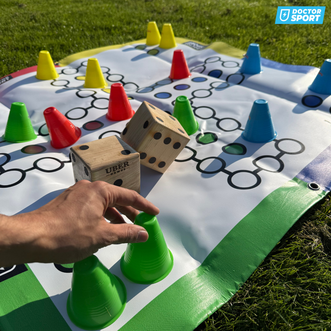 Mens-Ludo-Je-Niet XXL 4 spelers- speelveld van 100x100 cm tot 500x500 cm - met dobbelstenen en pionnen!