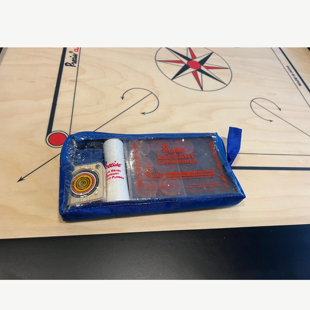 Carrom toebehoren in het blauwe etui met venster