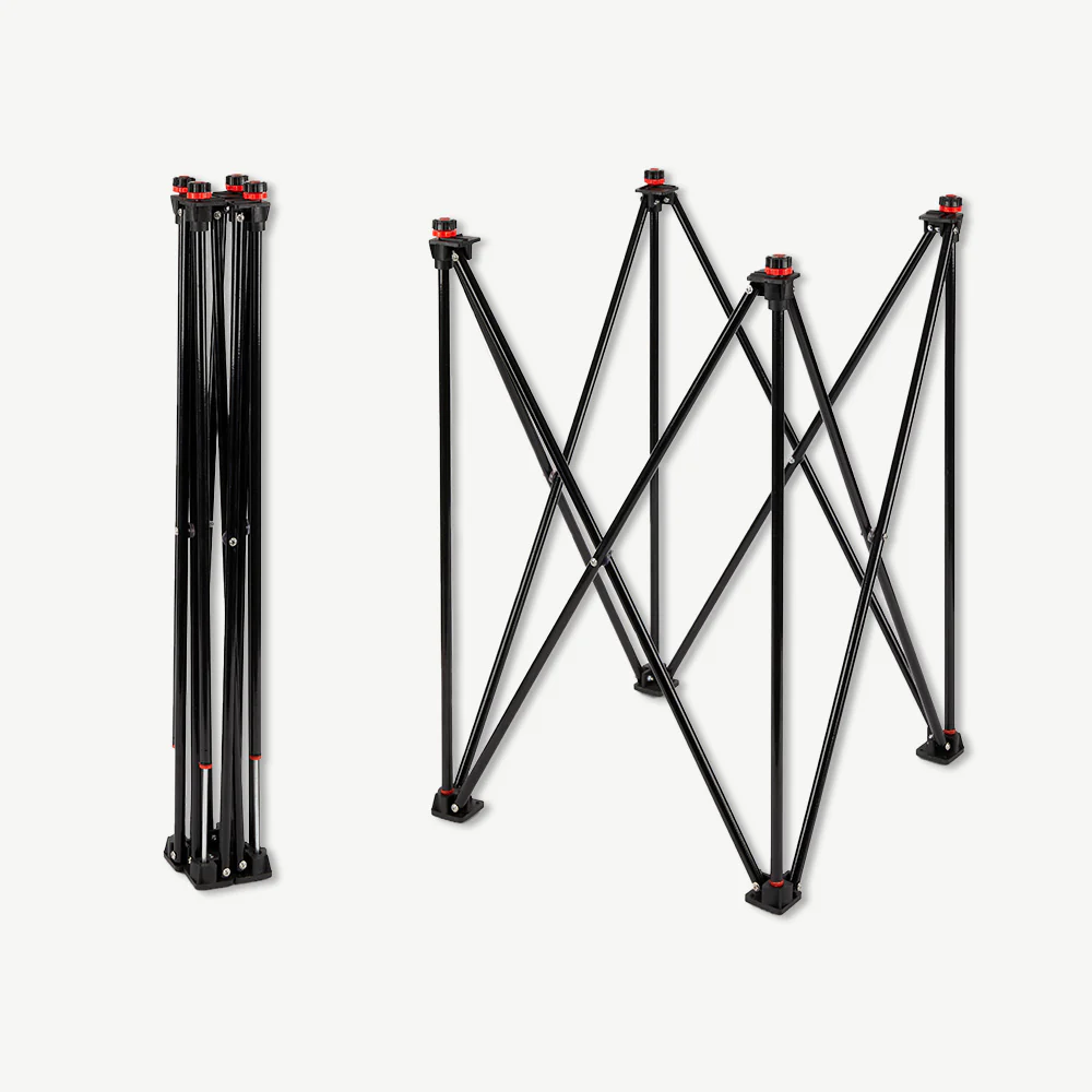 Klapbare metalen carromtafel, ingeklapt en uitgeklapt