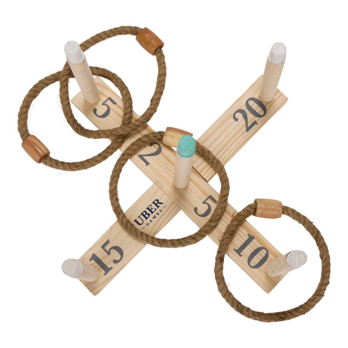 Natuurvezel touwring om een dennenhouten pin van de Mini Ringwerpen Quoits set
